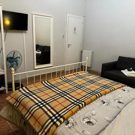 Room's Guest house Pisa